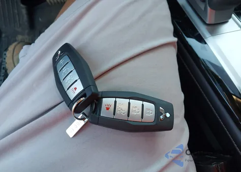 2025 Mitsubishi Outlander Se 2.5 2Wd z USA, uszkodzony, nr VIN JA4J3VA80SZ032016